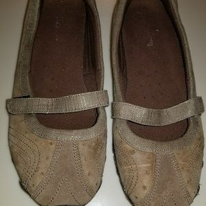 EEUC WOMEN SIZE 8.5 SKECHERS Mary Janes